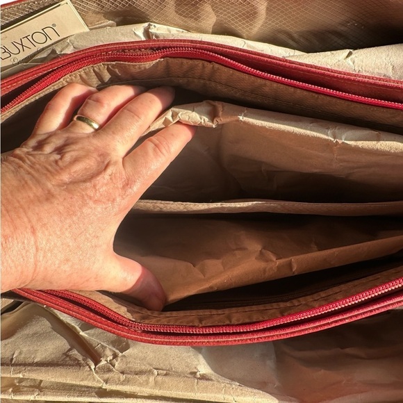 Buxton Quality red leather expandable computer “Madison Tote” Valentine red. NWT - Picture 12 of 15